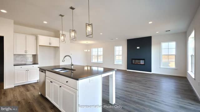 45 Canterbury Lane photo 8