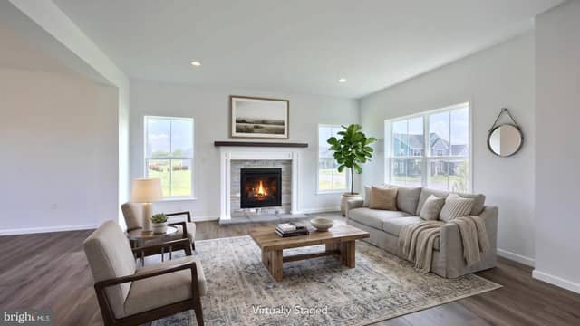 641 Sunset Boulevard photo 2