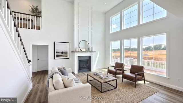 741 Sunset Boulevard photo 2