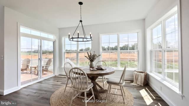 741 Sunset Boulevard photo 4