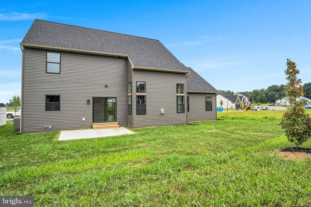 131 Alexandria Drive photo 2
