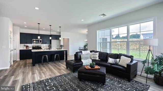 607 Lilliana Drive photo 12