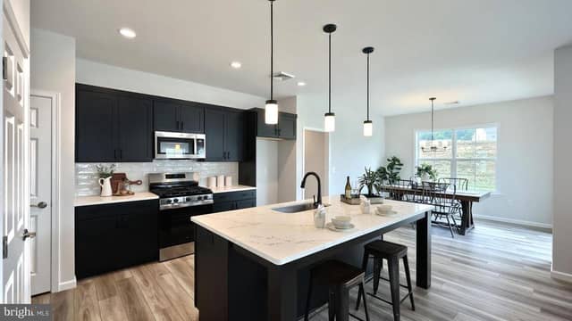 607 Lilliana Drive photo 5