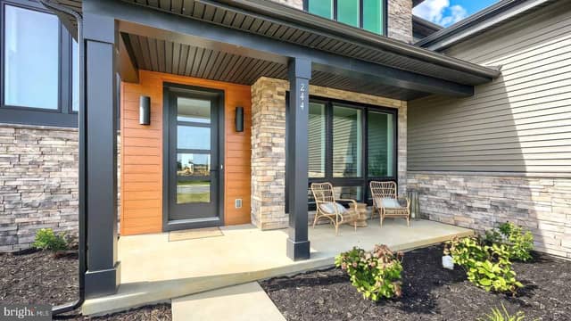 244 Dahlia Circle photo 3