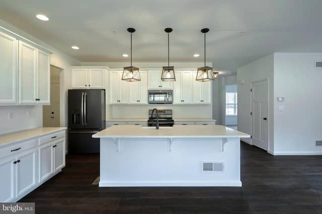 1100 Dietz Road # LACHLAN photo 8