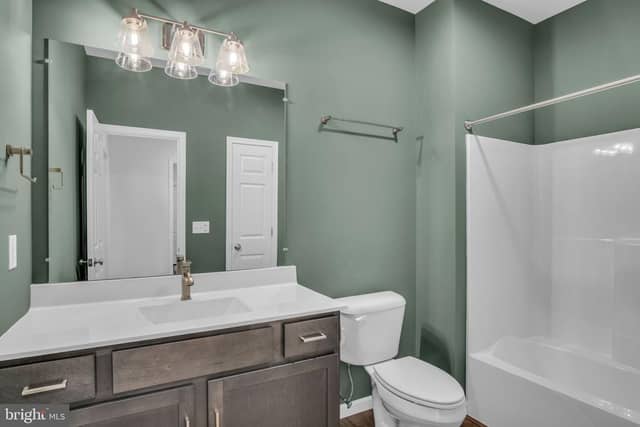 907 Shadowbrooke Drive photo 12