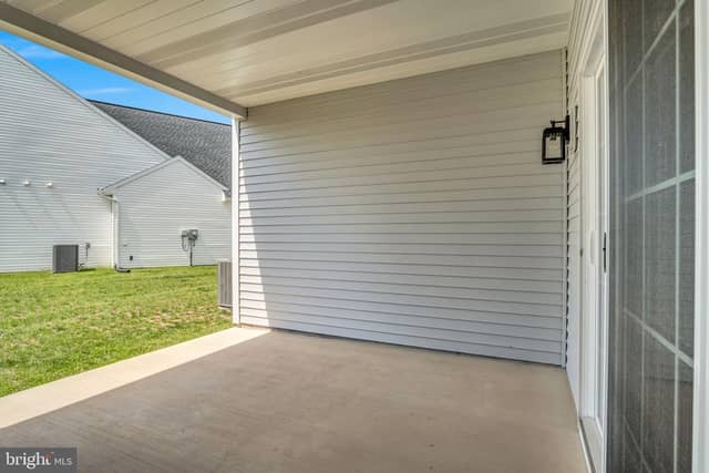 907 Shadowbrooke Drive photo 3
