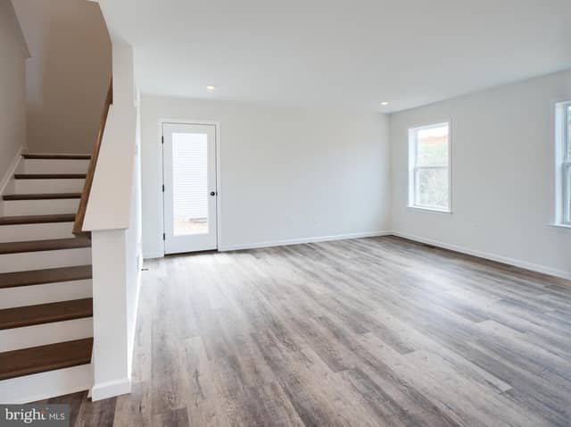 311 Boxwood Drive photo 2