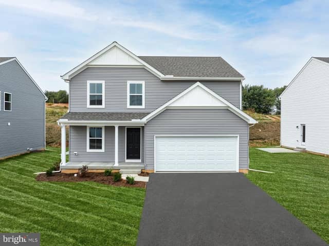 309 Boxwood Drive, Windsor PA new construction home