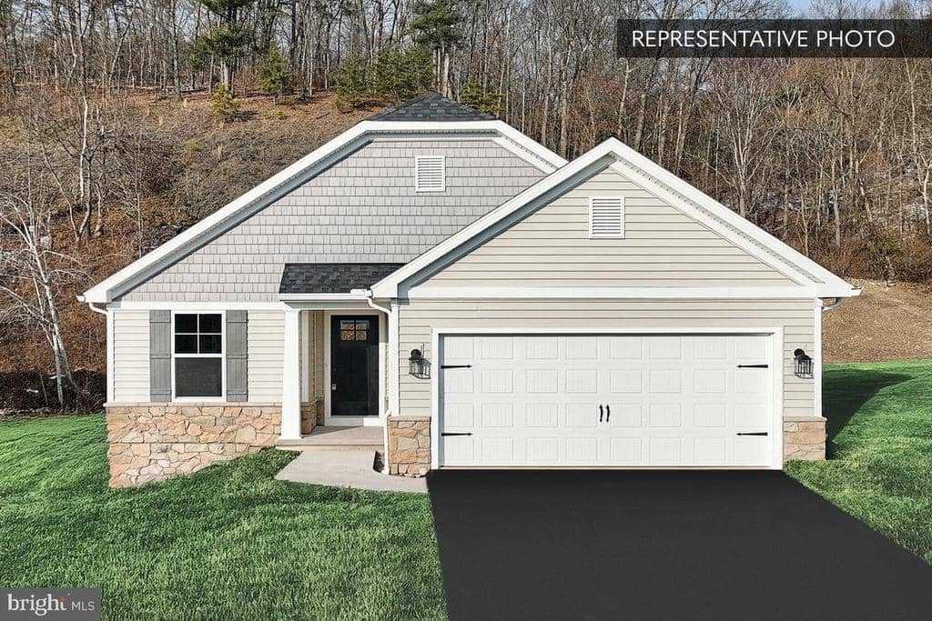 Sugar Maple Plan At Hills At Valley View photo 1