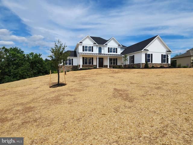 406 Willow Oak Drive photo 2
