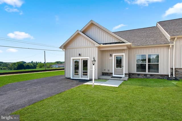 127 Heather Glen Drive photo 3