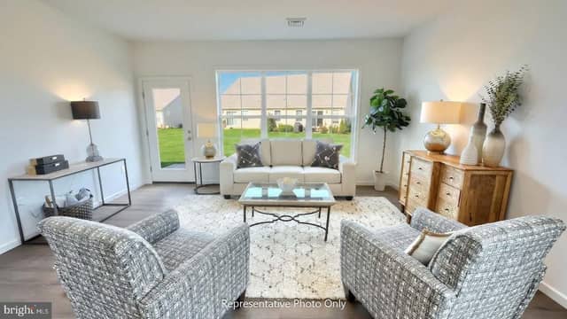 7487 Saint Patrick Court photo 11