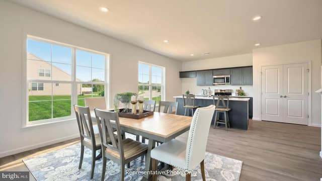 7487 Saint Patrick Court photo 8