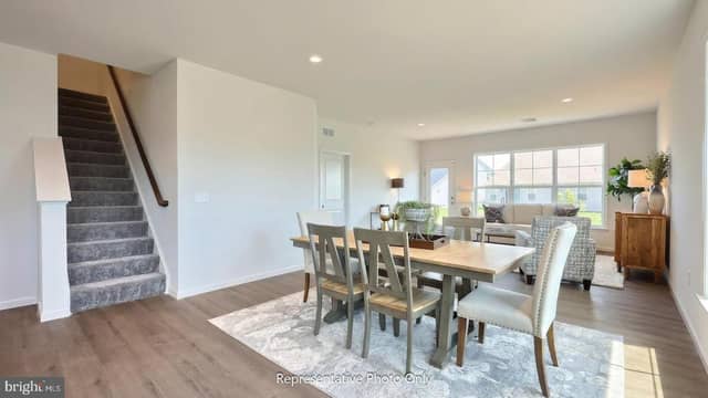 7483 Saint Patrick Court photo 9