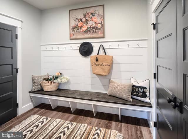 489 Darrow Road photo 11