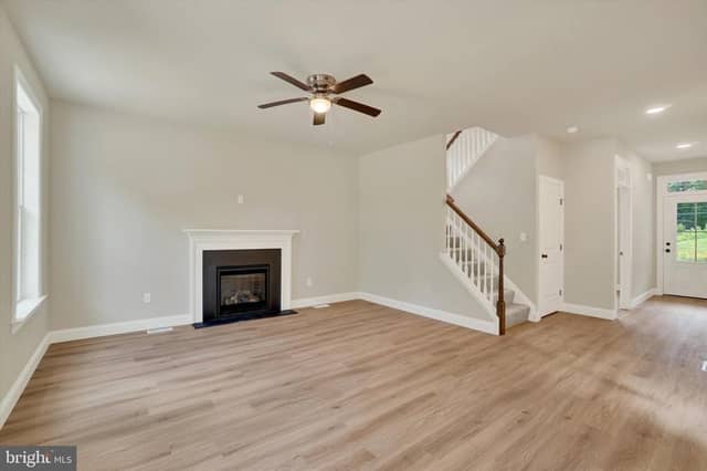 825 Furnace Road photo 3