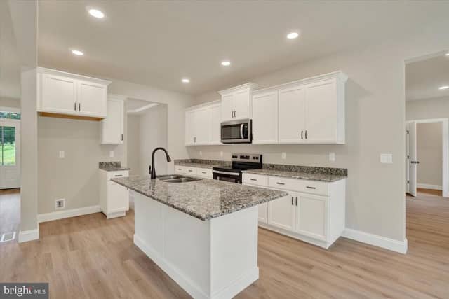 825 Furnace Road photo 4