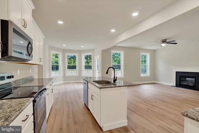 825 Furnace Road photo 9