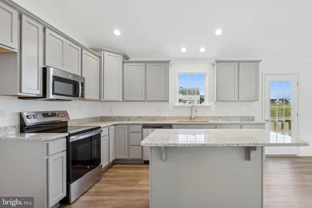 31 Friar Rd # 38 photo 6