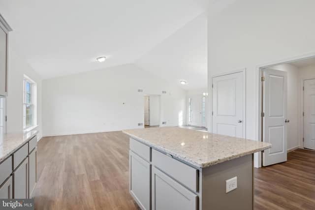 31 Friar Rd # 38 photo 8