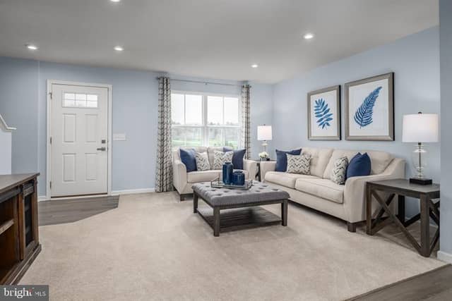 102 Limestone Drive photo 2