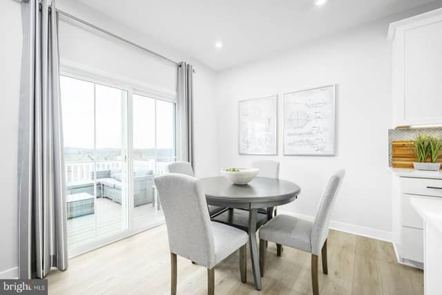 101 Rivoli Court photo 10