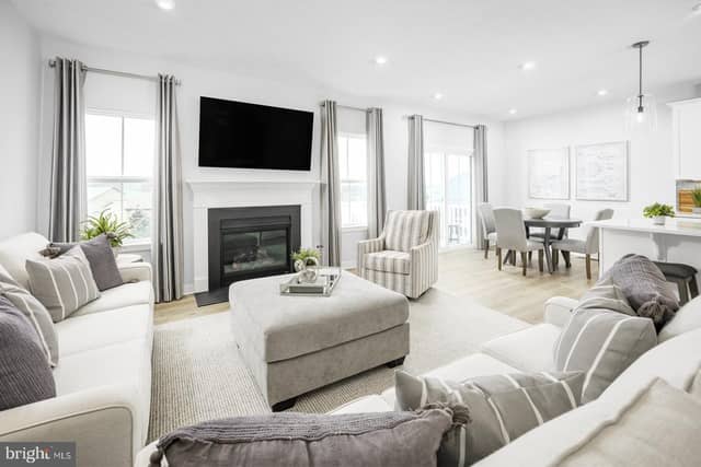 101 Rivoli Court photo 11