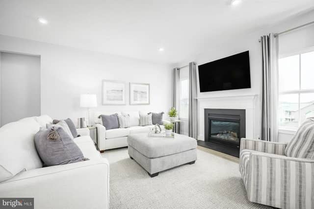 101 Rivoli Court photo 12
