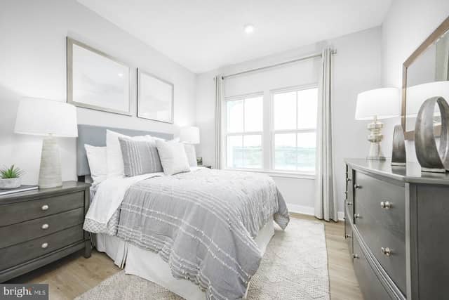 101 Rivoli Court photo 2