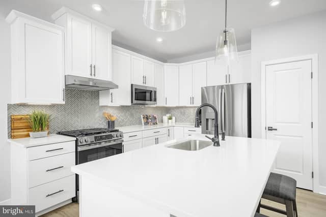 101 Rivoli Court photo 6