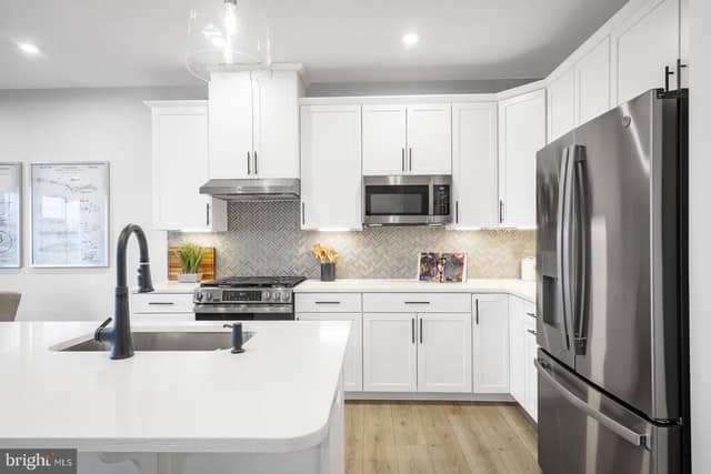 101 Rivoli Court photo 8