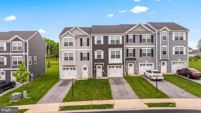 450 Bradford Drive photo 2