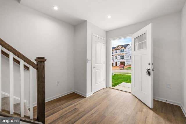 450 Bradford Drive photo 4