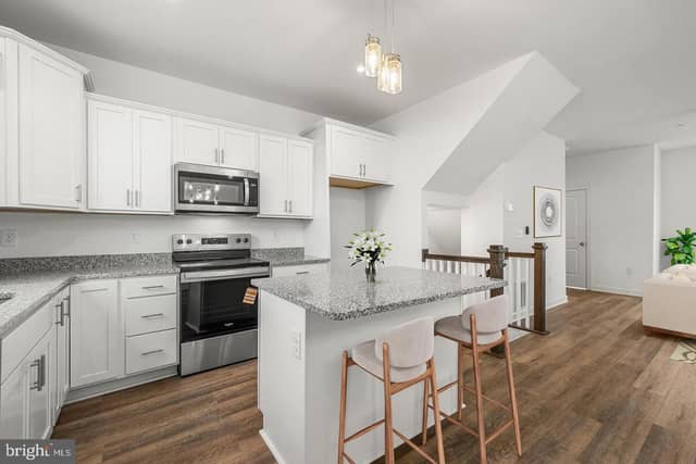 452 Bradford Drive photo 8
