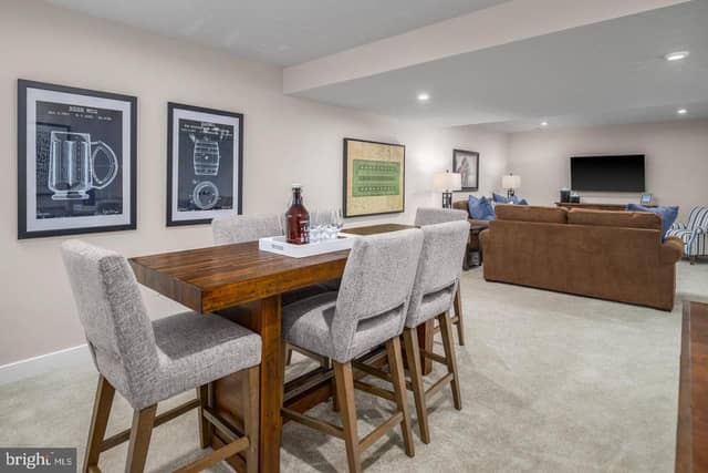 110 Rivoli Court photo 6