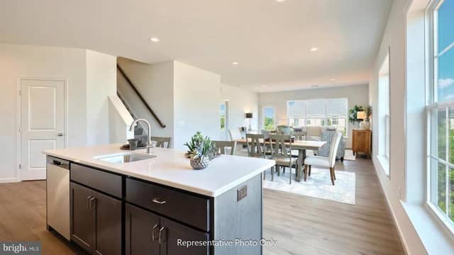 7475 Saint Patrick Court photo 6