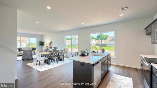 7475 Saint Patrick Court photo 7