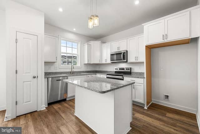 507 Verona Drive photo 9