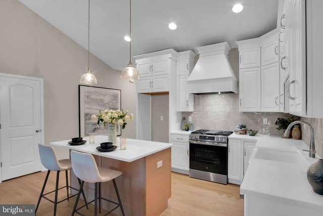 862 Shadowbrooke Drive photo 4