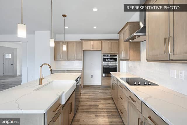 Linden Plan At Oak Meadows Estates photo 12