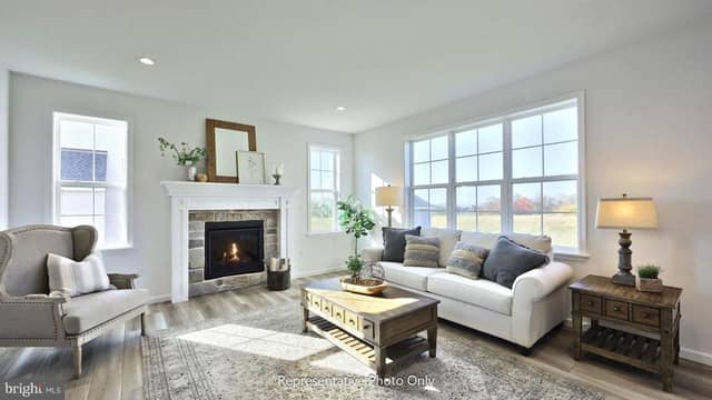 101 Cardinal Court photo 3