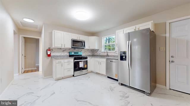 5609 Briarwood Drive photo 7