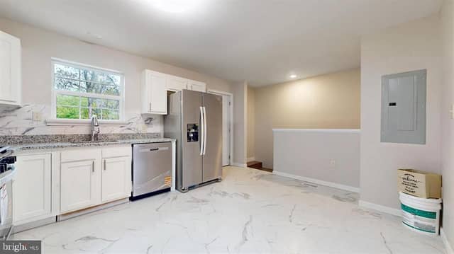 5609 Briarwood Drive photo 8