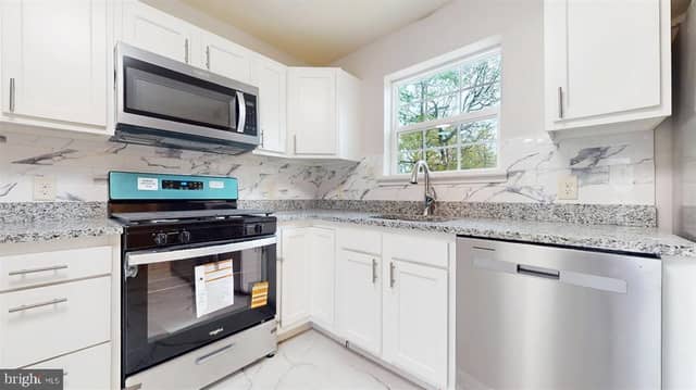 5609 Briarwood Drive photo 9