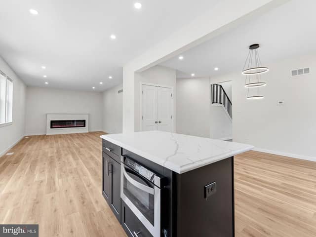 4449 Dante Avenue photo 10