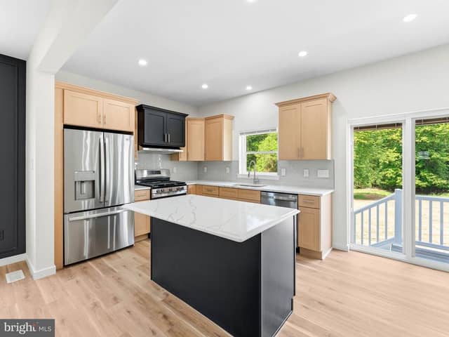 4449 Dante Avenue photo 5