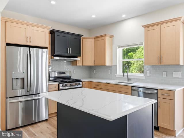 4449 Dante Avenue photo 6