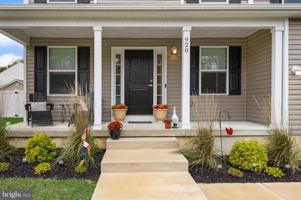 920 Chapel Drive photo 1