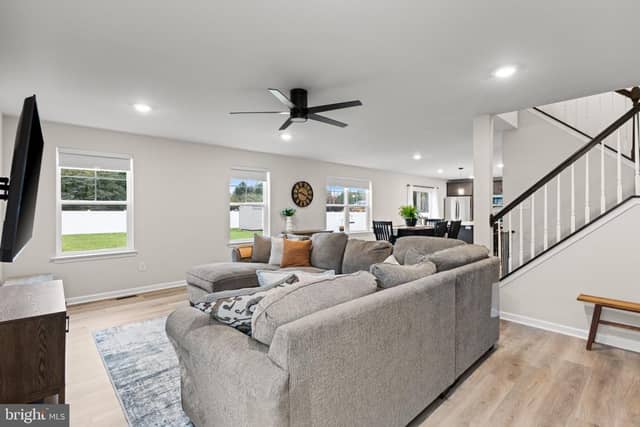 920 Chapel Drive photo 5
